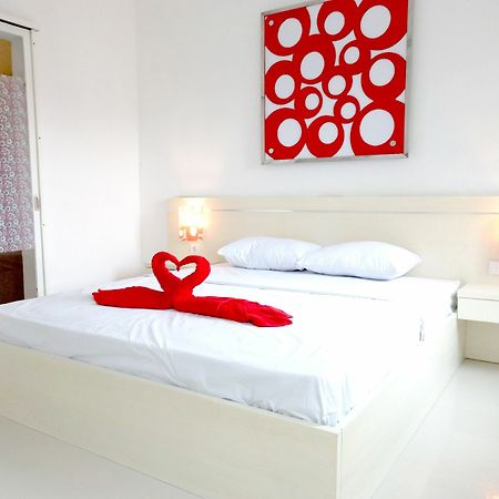 Oyo 1489 Simona Hotel Kerobokan Eksteriør billede